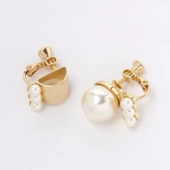 3/$40 🇯🇵 LAKOLE clip on earrings - Picture 2 of 4